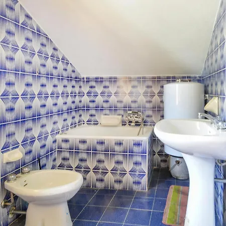 3 Bedroom Stunning Home In Ponzone Hébergement de vacances