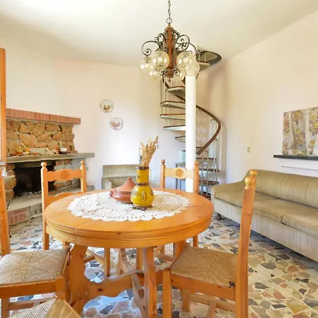 3 Bedroom Stunning Home In Ponzone Hébergement de vacances *