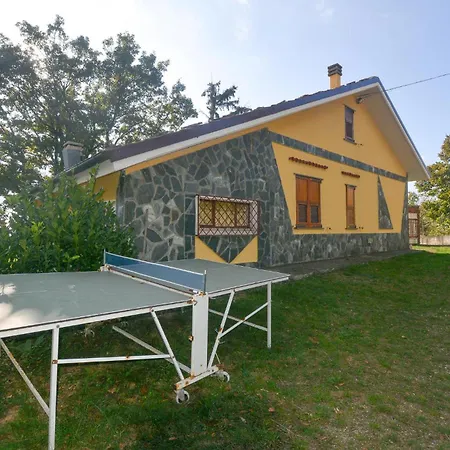 Hébergement de vacances 3 Bedroom Stunning Home In Ponzone